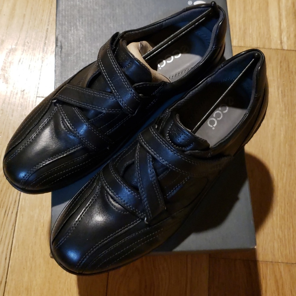 Black Ecco loafers size 9-9.5 (40)